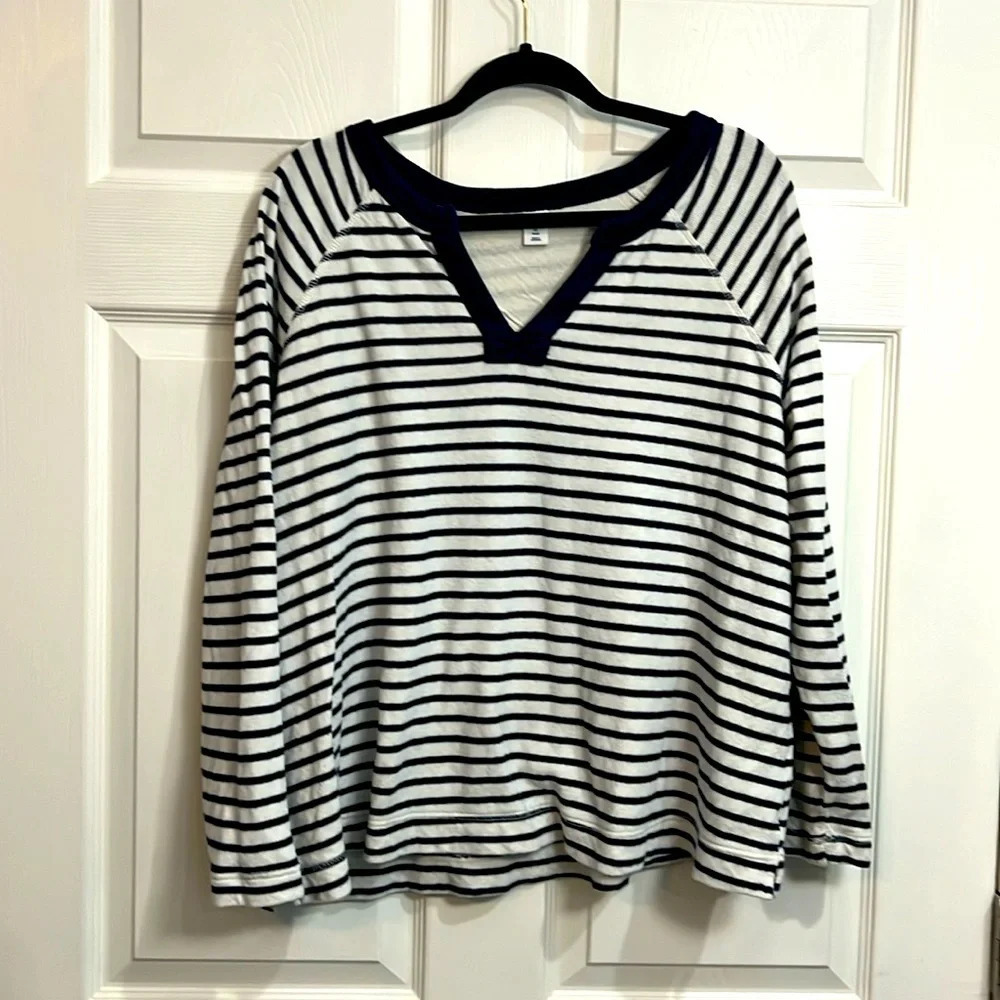 Old Navy Blue and white striped top 2x